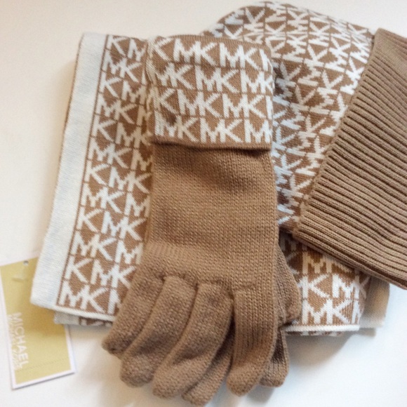 Michael Kors Scarf Hat Glove Box Gift Set - Picture 4 of 4